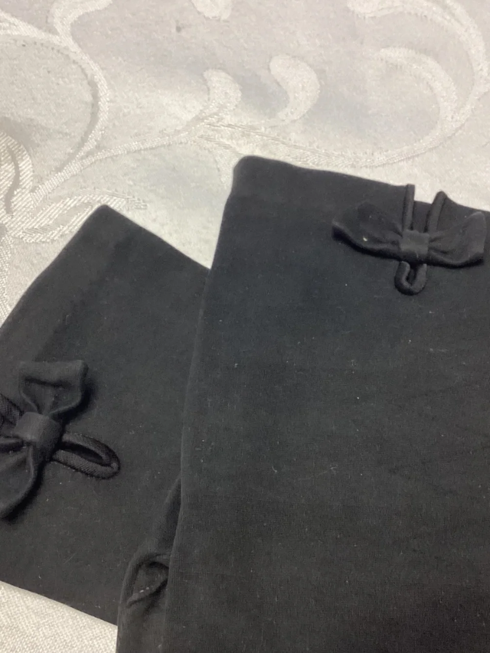 Ladies. VINTAGE. BLACK. GLOVES DRESS a with BOWS. OMG !!💃💃💃💃